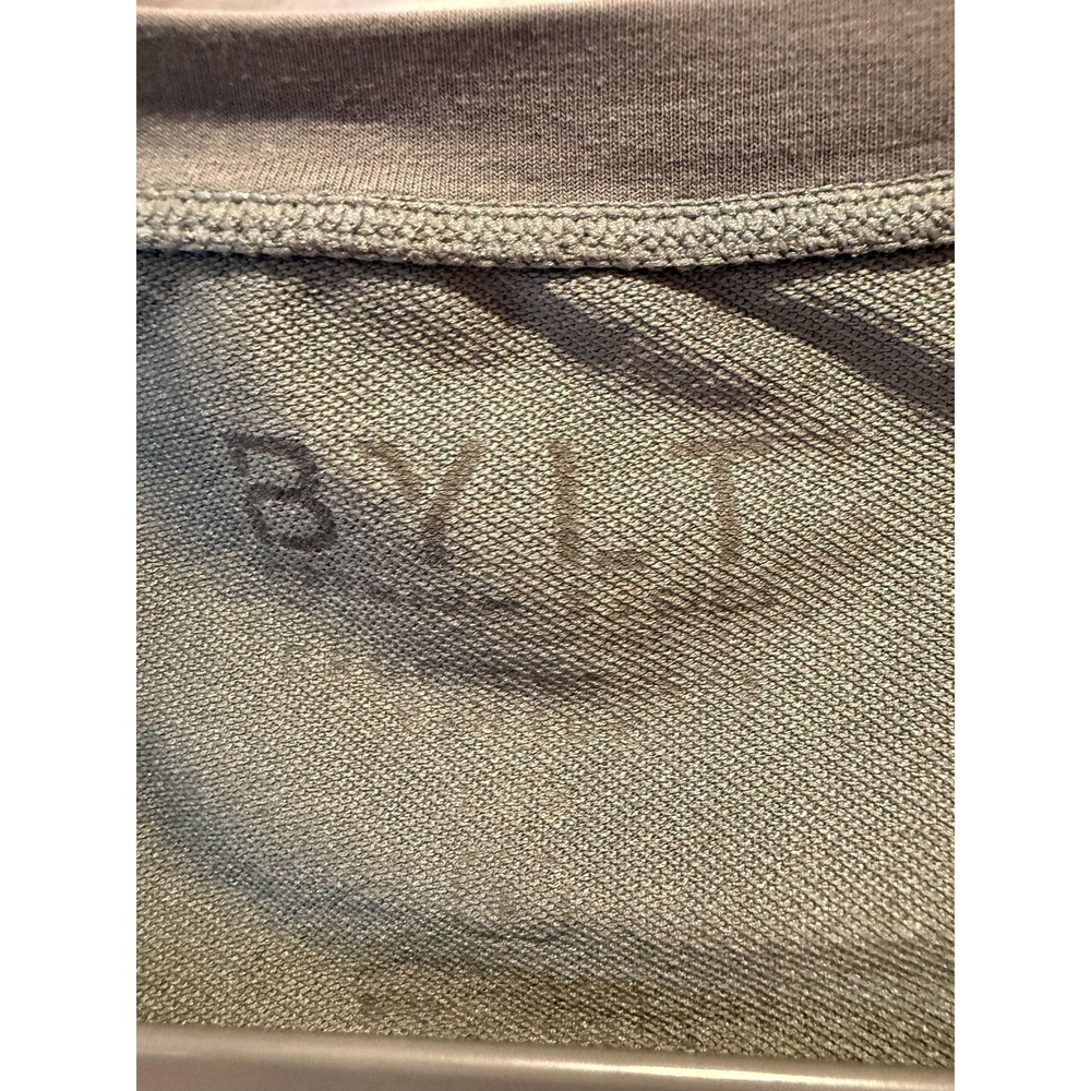 BYLT Shirt Mens Medium Gray V-Neck Short Sleeve Lightweight Tagless Casual Tee - Picture 2 of 14